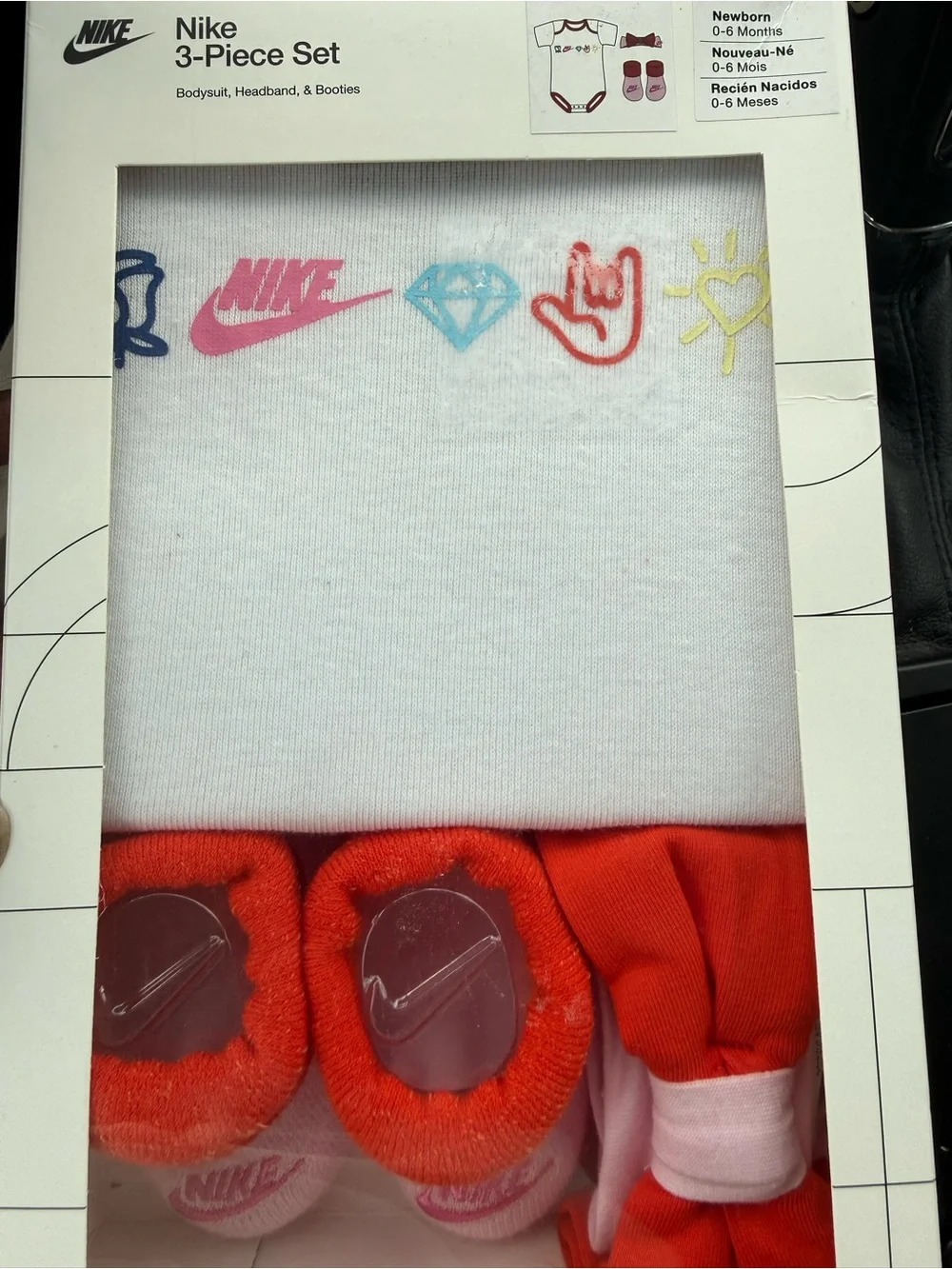 2 new Nike Baby 3-Piece Set – White & Red